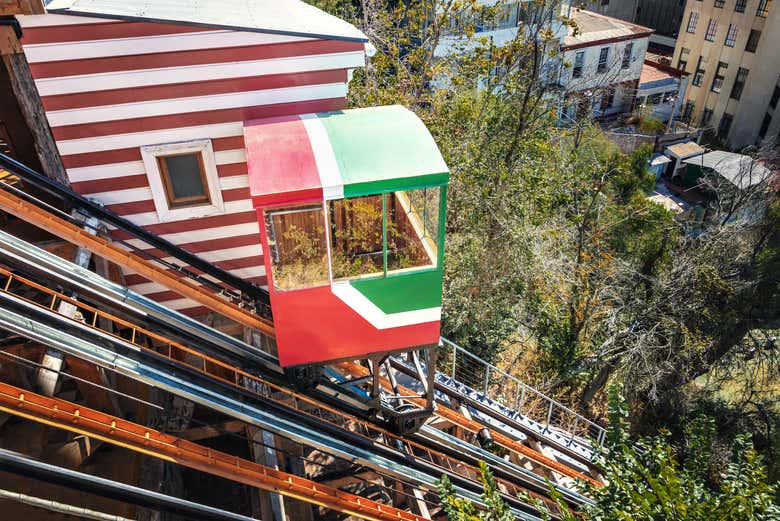 Take in the views of Valparaíso from above