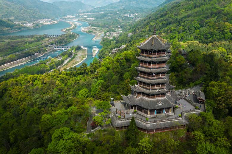 Vista del monte Qingcheng y el sistema de irrigación Dujiangyan