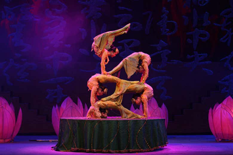 Un spectacle acrobatique inoubliable au Red Theatre