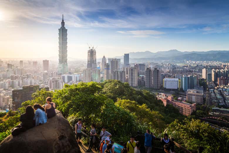 Panoramic views from Elephant Mountain