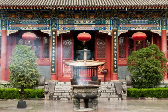 Famen Temple and Yuanjiacun Village Private Tour