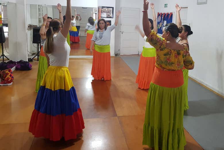 Durante la clase de bailes colombianos