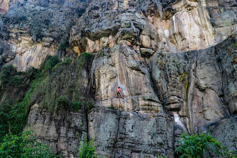 Haciendo escalada en Suesca