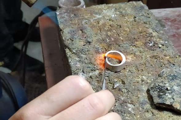 Taller de anillos de esmeraldas