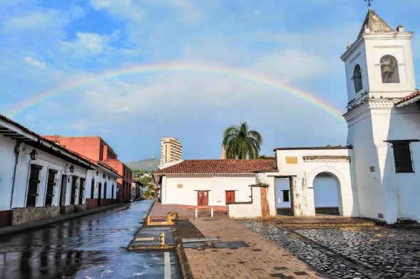 Tour por Cali + Paseo de la Aurora