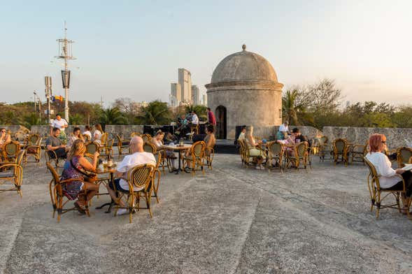 Jantar em um restaurante do centro histórico