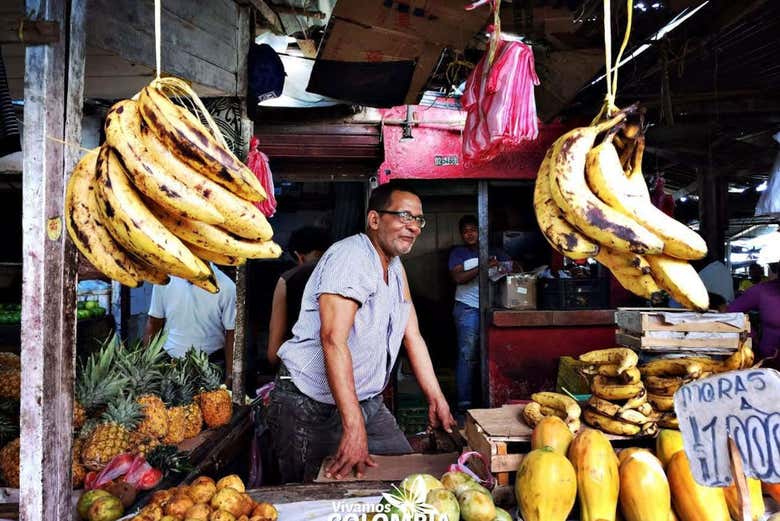 Frutero en el Mercado Bazurto