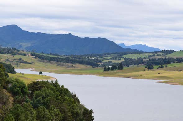 Camping in the Sisga Reservoir