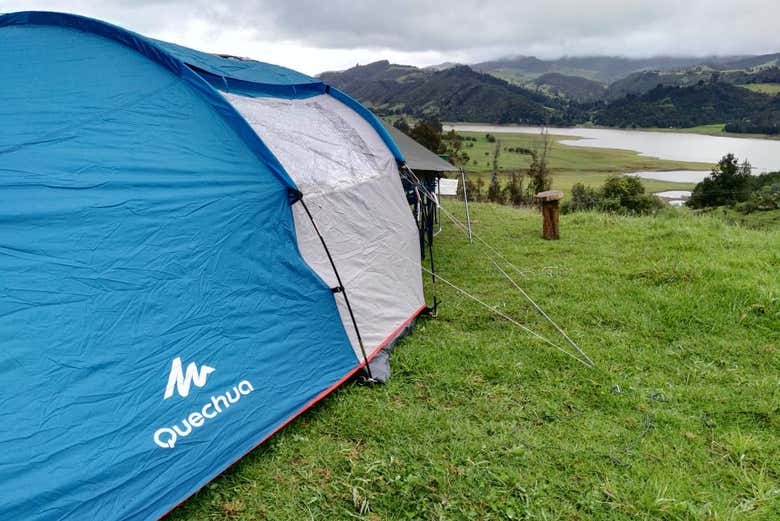 Camping next to the Sisga Dam 