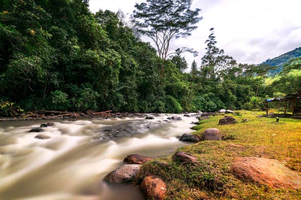 Trilha pelo cânion do Combeima e cascata de Guamal