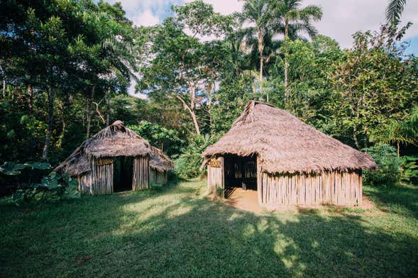 Excursión a una maloca del Amazonas