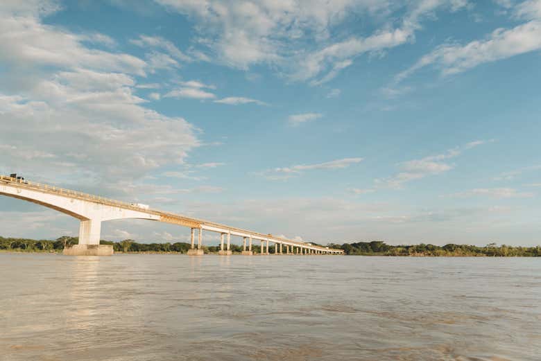 Ponte sobre o rio Magdalena