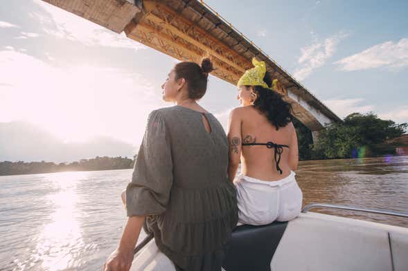 Passeio de canoa pelo rio Magdalena