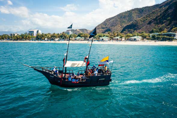 Passeio de barco pirata por Santa Marta