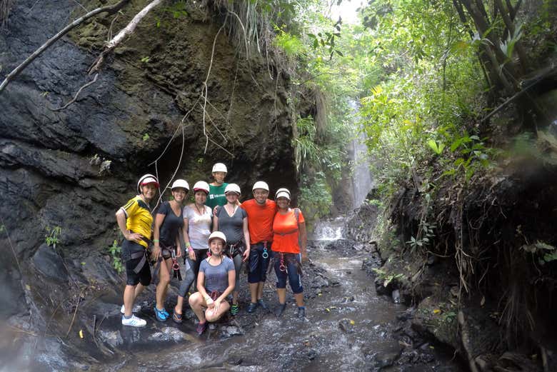 Preparados para a atividade de canyoning