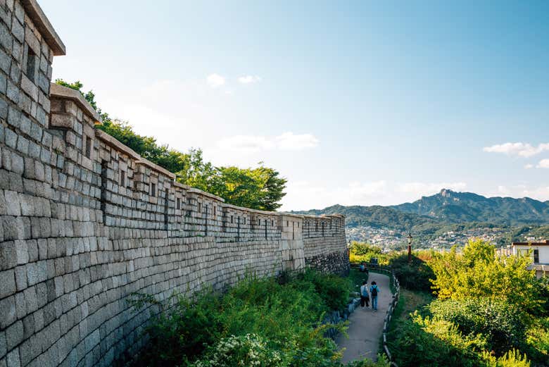 Restos de la antigua muralla de Seúl