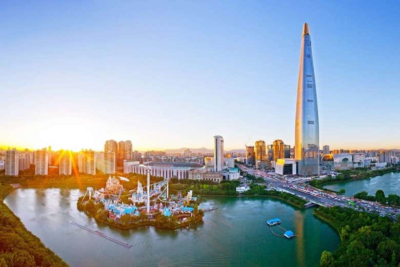 Reach the top of the Lotte World Tower!