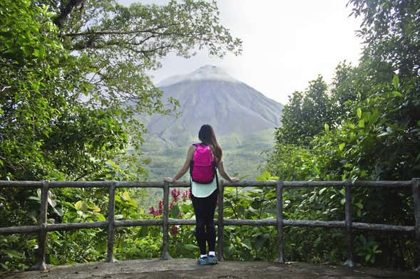 Excursión al volcán Arenal + Aguas Termales