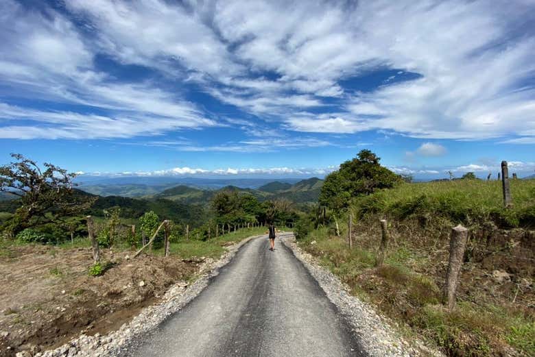 Iniciando la ruta de senderismo