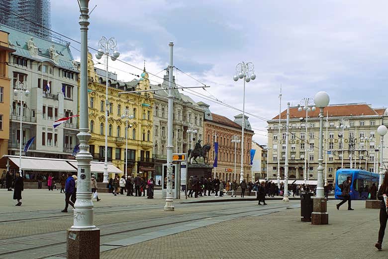 Meet in the famous Trg bana Josipa Jelačića Square