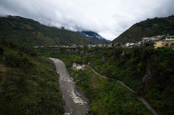 Puenting en Baños de Agua Santa