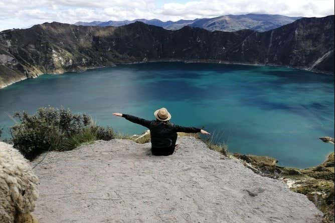 Em frente à lagoa Quilotoa