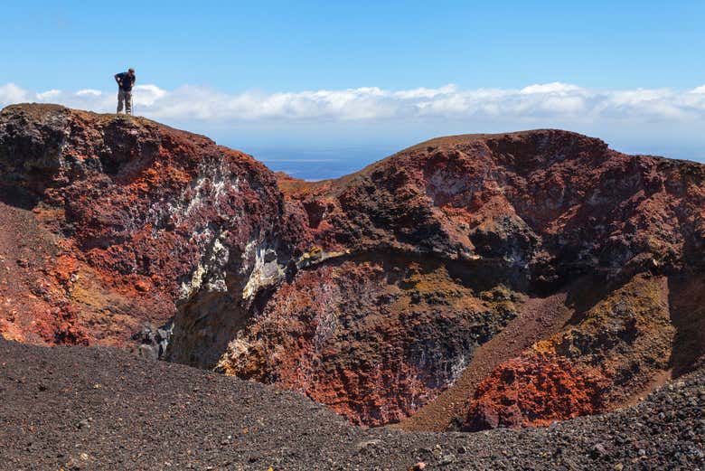 Disfrutando de las vistas del volcán