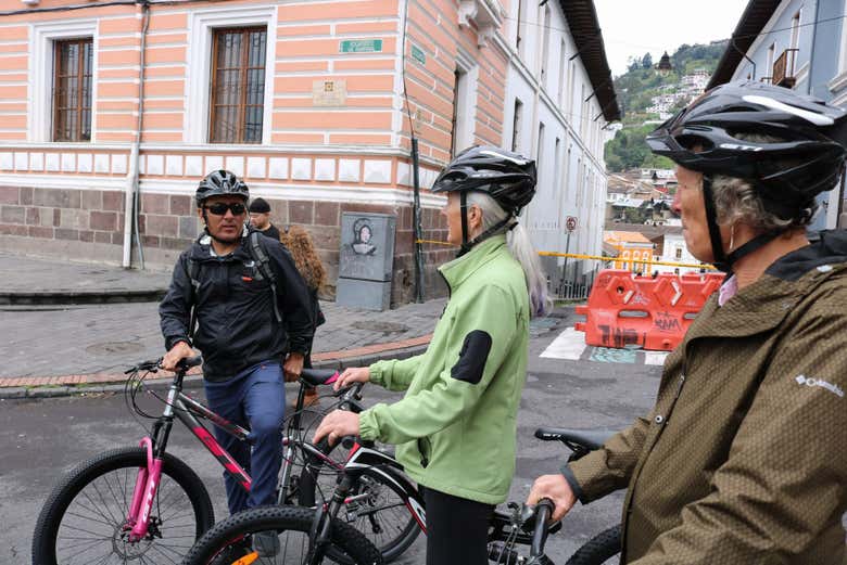 Percorrendo o centro de Quito de bicicleta