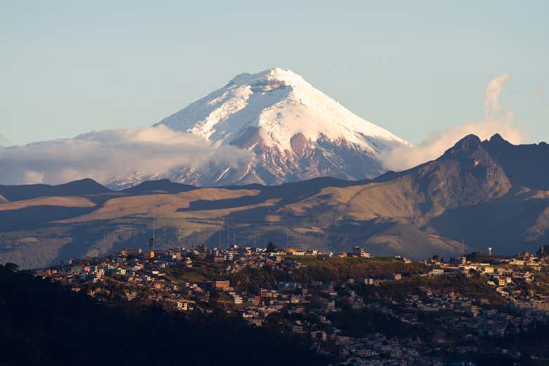 Topo nevado do Cotopaxi