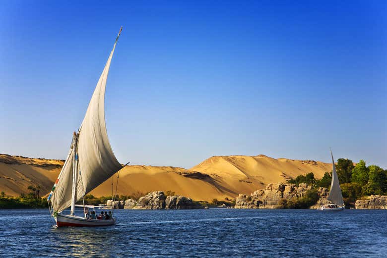 Come on this felucca tour in Aswan