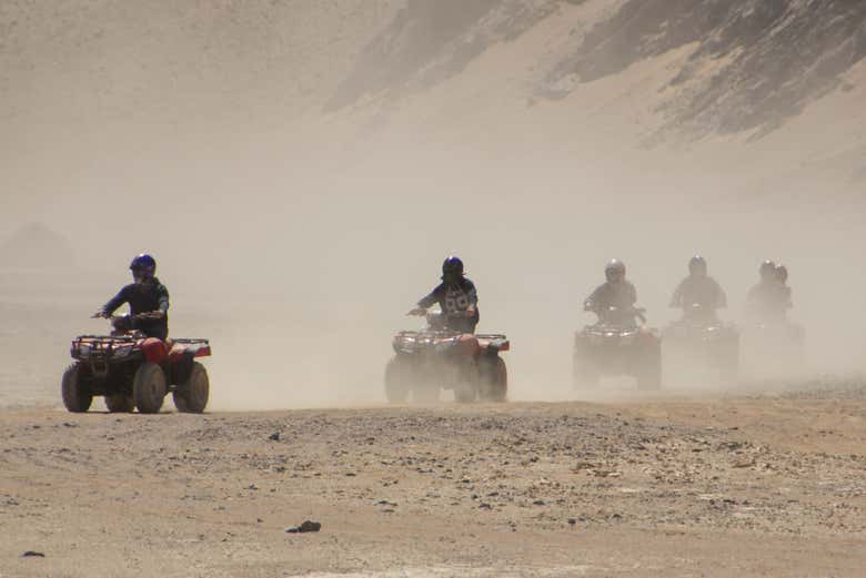 Giro in quad nel deserto