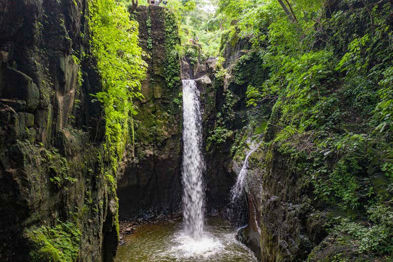 The beautiful Tamanique waterfall