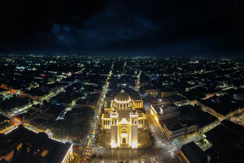 San Salvador de noche