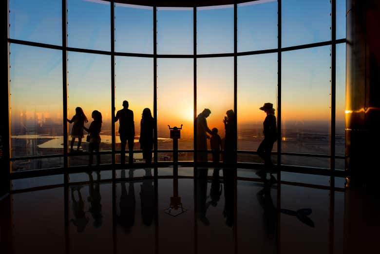 Amanecer en la planta 124 del Burj Khalifa