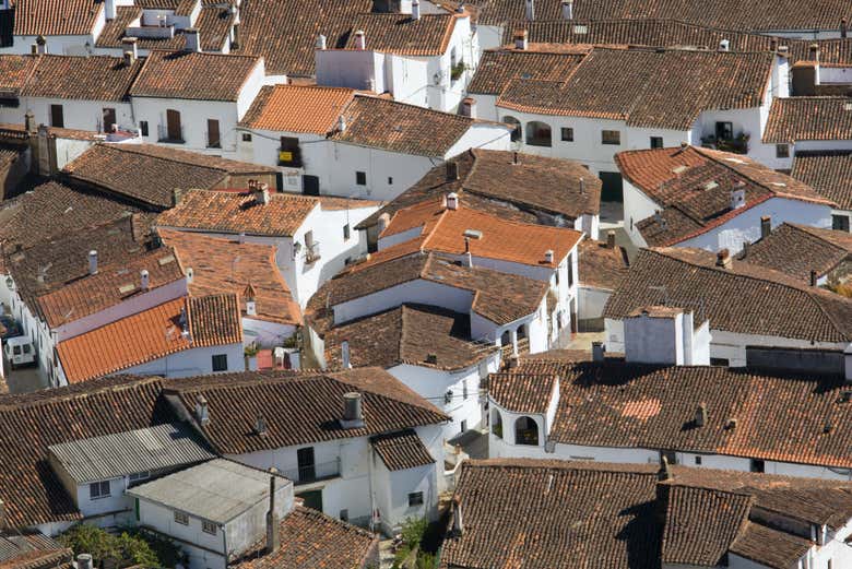 Vista aérea de las casas de Alájar