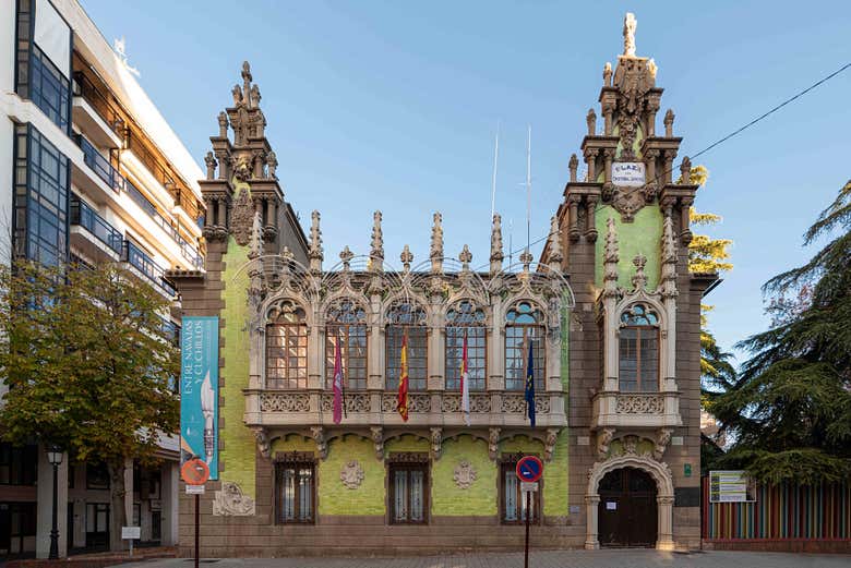 Edifício modernista do Museo de la Cuchillería