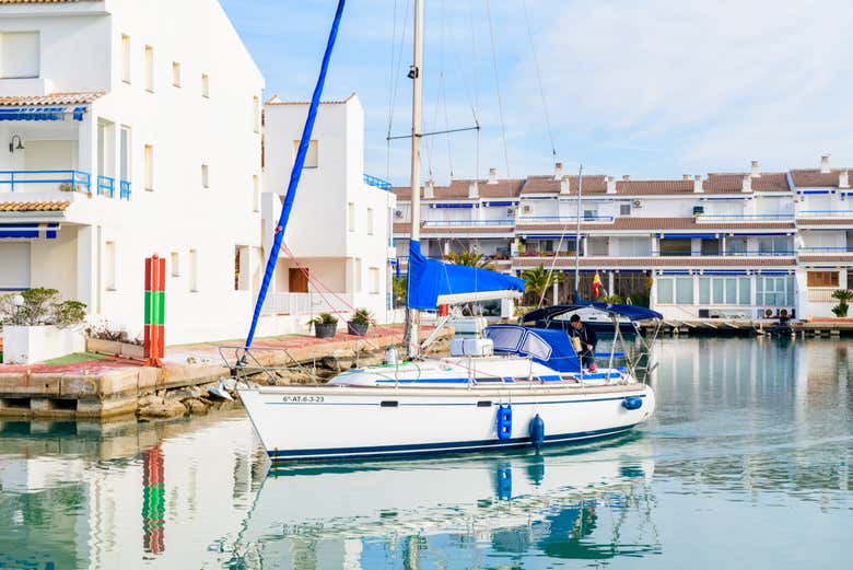 Bateau à la marina