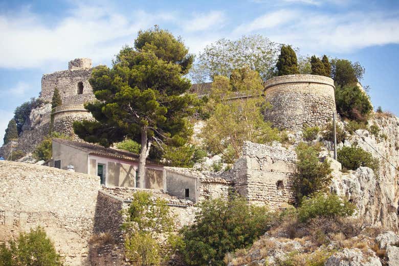 Explore the castle in Guadalest