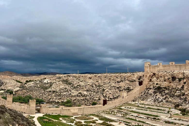 Vistas de la muralla de Jayrán