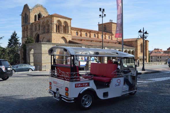 Balade en tuk-tuk dans Ávila