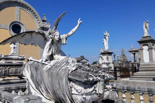 Visita guiada por el cementerio La Carriona