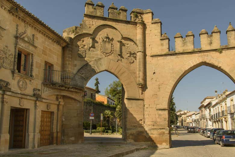 See the Jaén Gate and Villalar Arch