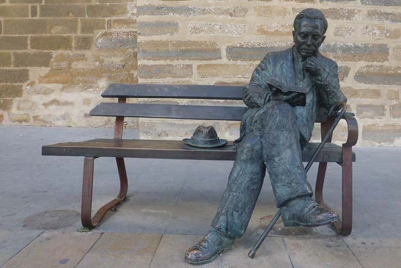 Escultura de Antonio Machado em Baeza