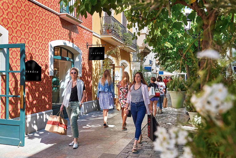La Roca Village, un plan perfecto para los barceloneses que aúna compras y  gastronomía
