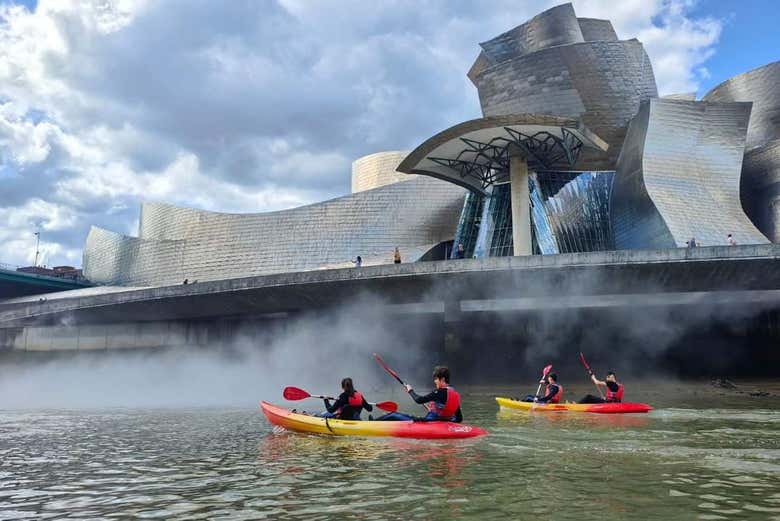 Passando accanto al Museo Guggenheim 