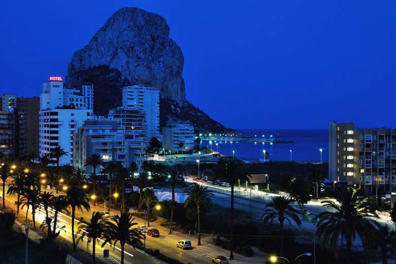 Peñón de Ifach en Calpe al anochecer