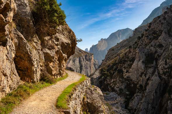 Tour en jeep + Senderismo por la Ruta del Cares