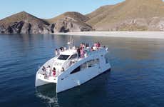 Paseo en catamarán a Cala de Enmedio