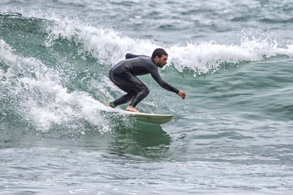 Curso de surf en Celorio