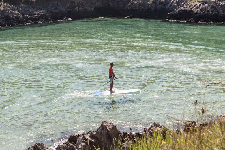 Remando por las aguas del Cantábrico